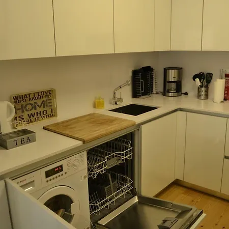 Center Gardens Apartment *