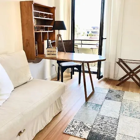 Center Gardens Apartment *